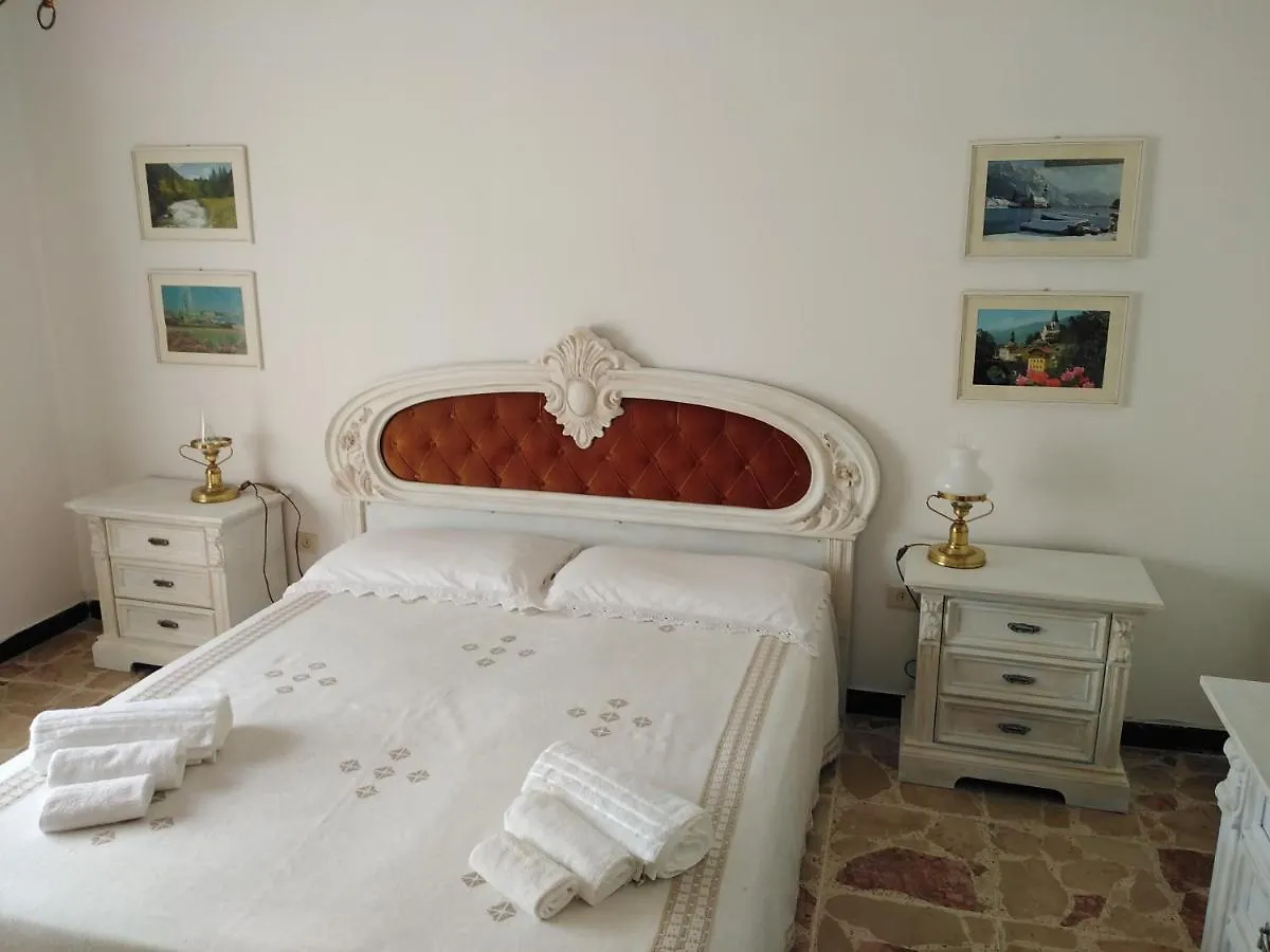 Nonna Dora Bed & Breakfast Muros Italy